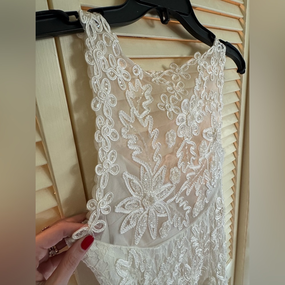 Like New!! Sue Wong Size 8 Ivory Lace Beaded Dress👰🏼‍♀️ - Picture 10 of 11